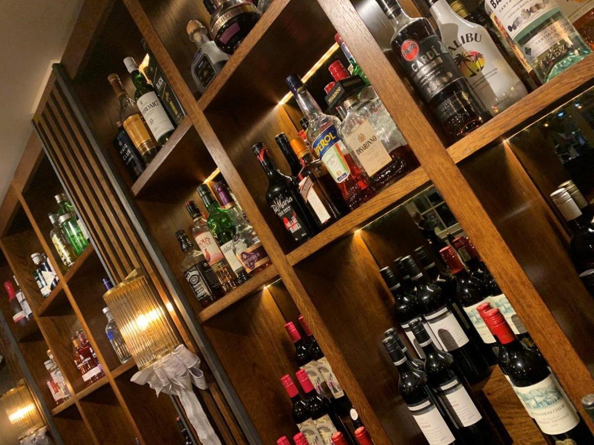 Harper'S Steakhouse With Rooms, Haslemere Bagian luar foto