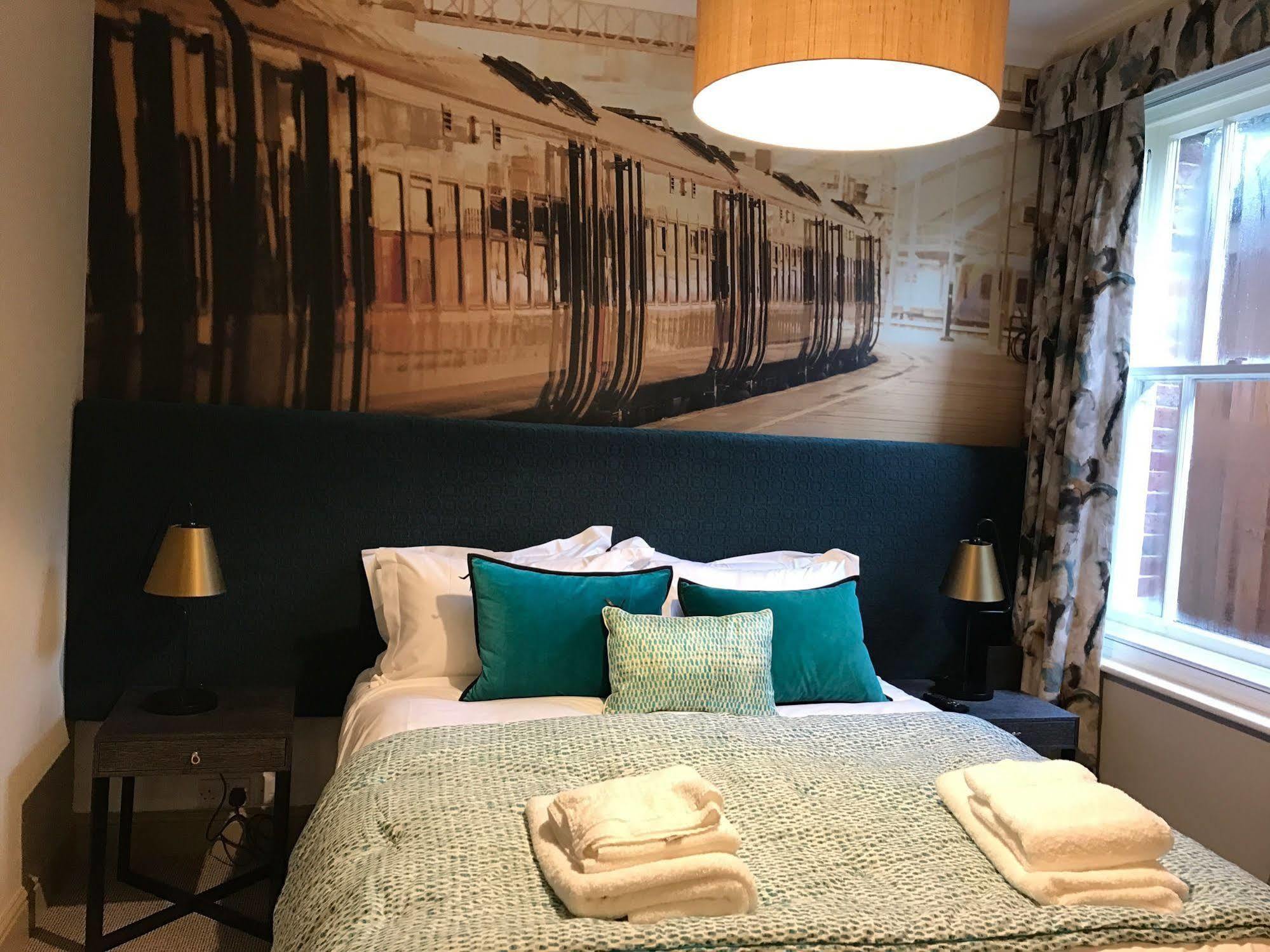 Harper'S Steakhouse With Rooms, Haslemere Bagian luar foto