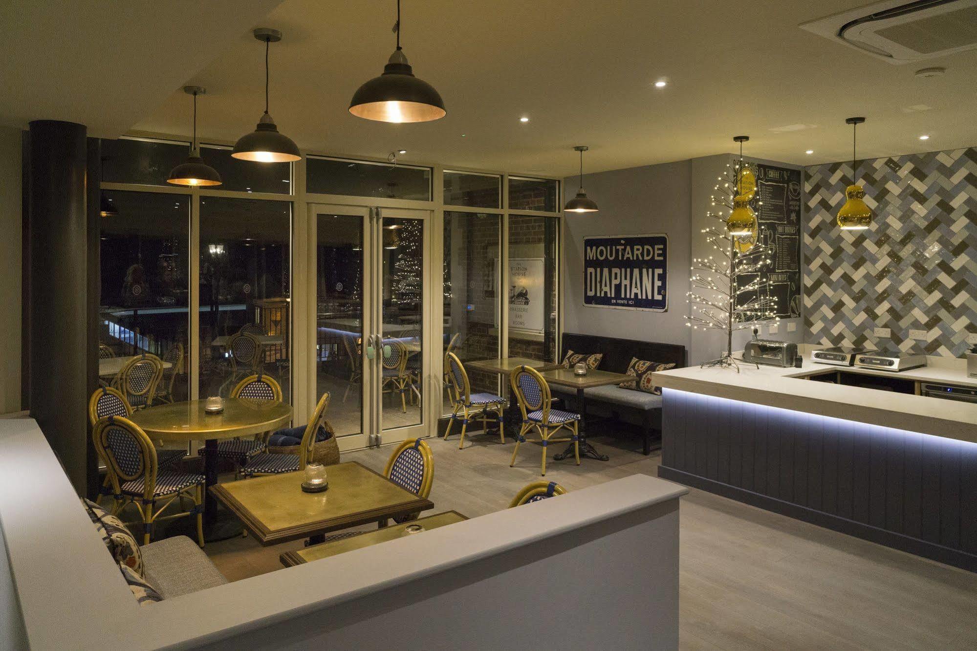 Harper'S Steakhouse With Rooms, Haslemere Bagian luar foto